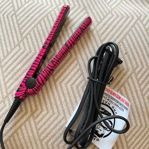 Mini hair straightener